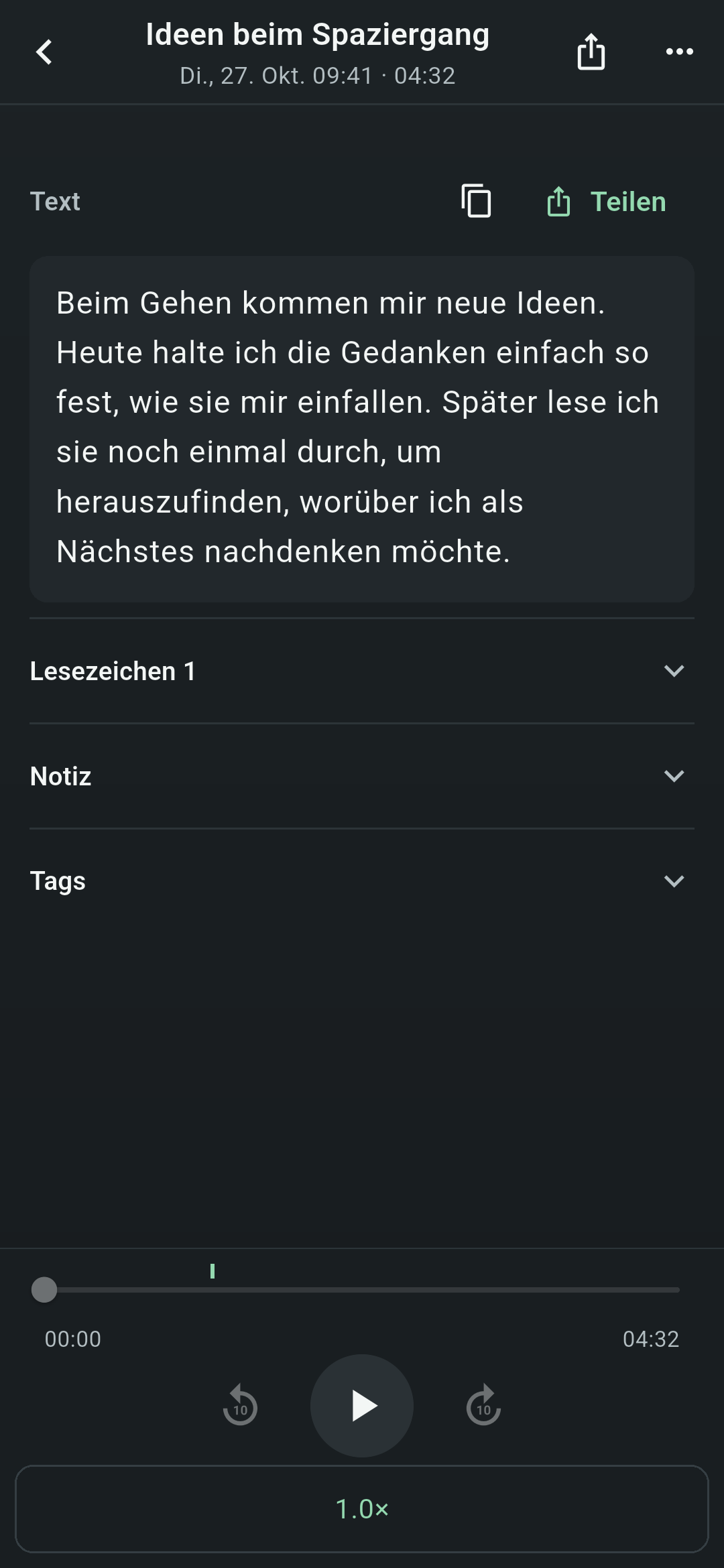 Detailansicht eines Eintrags in Koetoji. Angezeigt werden der Titel, der Text, Bereiche für Lesezeichen, Notiz und Tags sowie unten die Wiedergabeleiste und die Wiedergabeschaltfläche.
